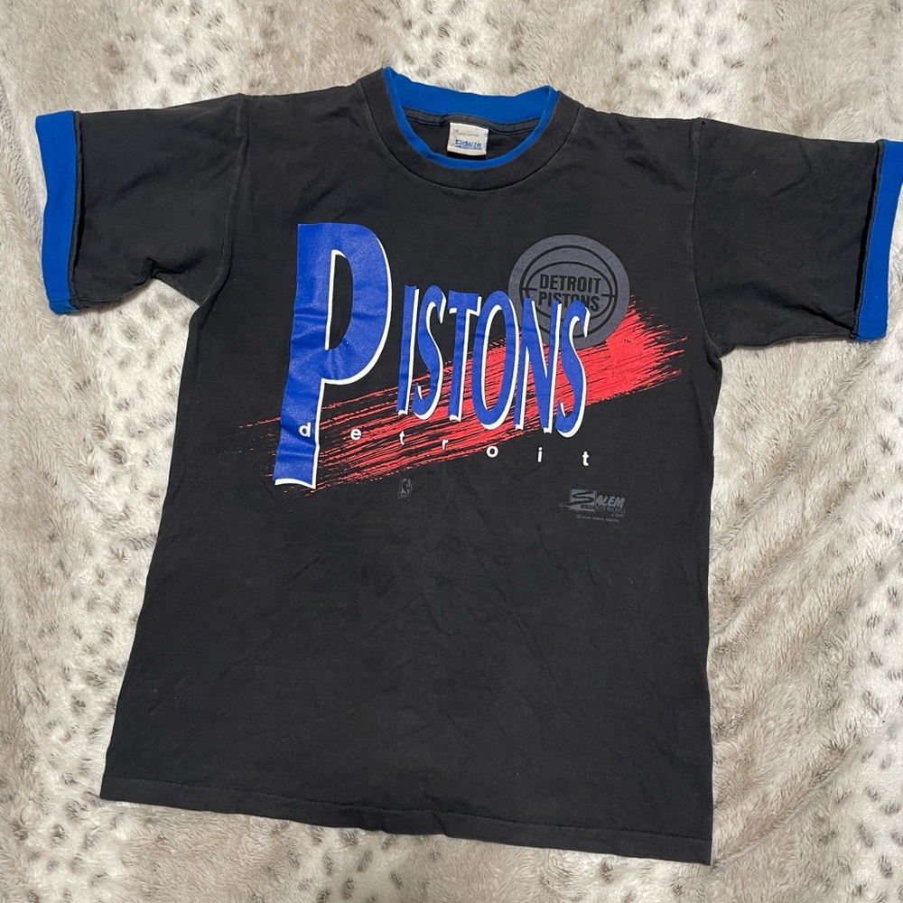 Vintage Detroit Pistons Kids T-Shirt - small